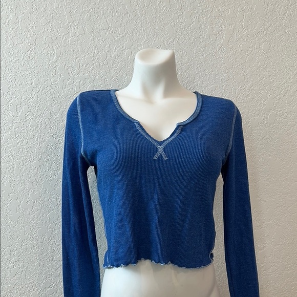 American Eagle Outfitters Blue Fitted Crop Blouse - Picture 1 of 5